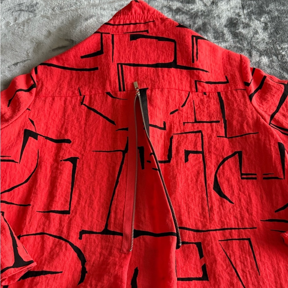 Ali Miles Red Printed Wire collar Button Down Top Size S Back Zipper 3/4 Sleeves - Picture 11 of 12